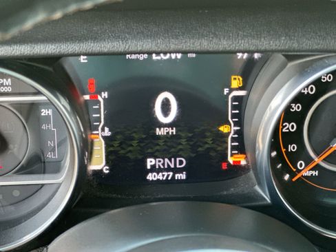 Used 2020 Jeep Wrangler Unlimited Sahara image 15