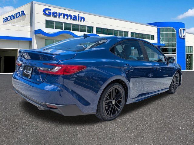Used 2025 Toyota Camry SE w/ Convenience Package FWD image 5