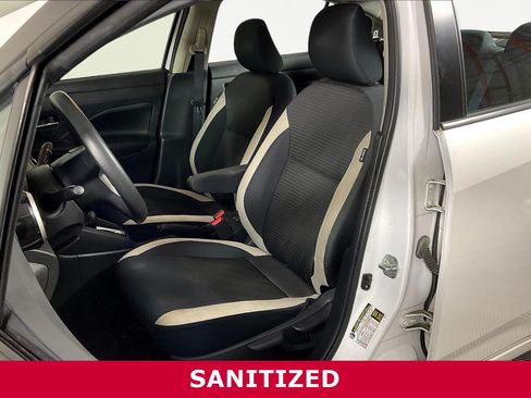Used 2020 Nissan Versa SV FWD image 20