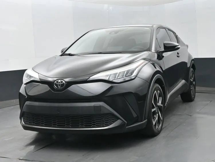 Used 2022 Toyota C-HR XLE FWD image 1