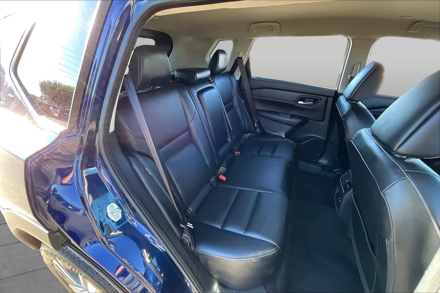 Used 2026 Nissan Rogue SL FWD image 18
