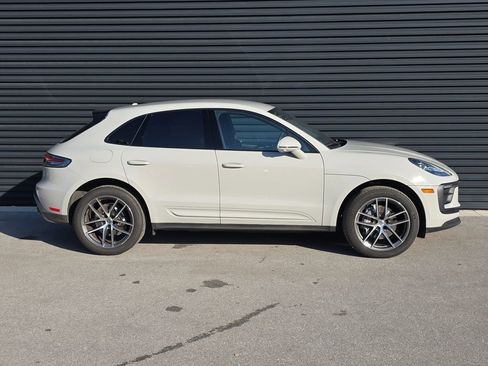 Certified 2022 Porsche Macan Base image 8