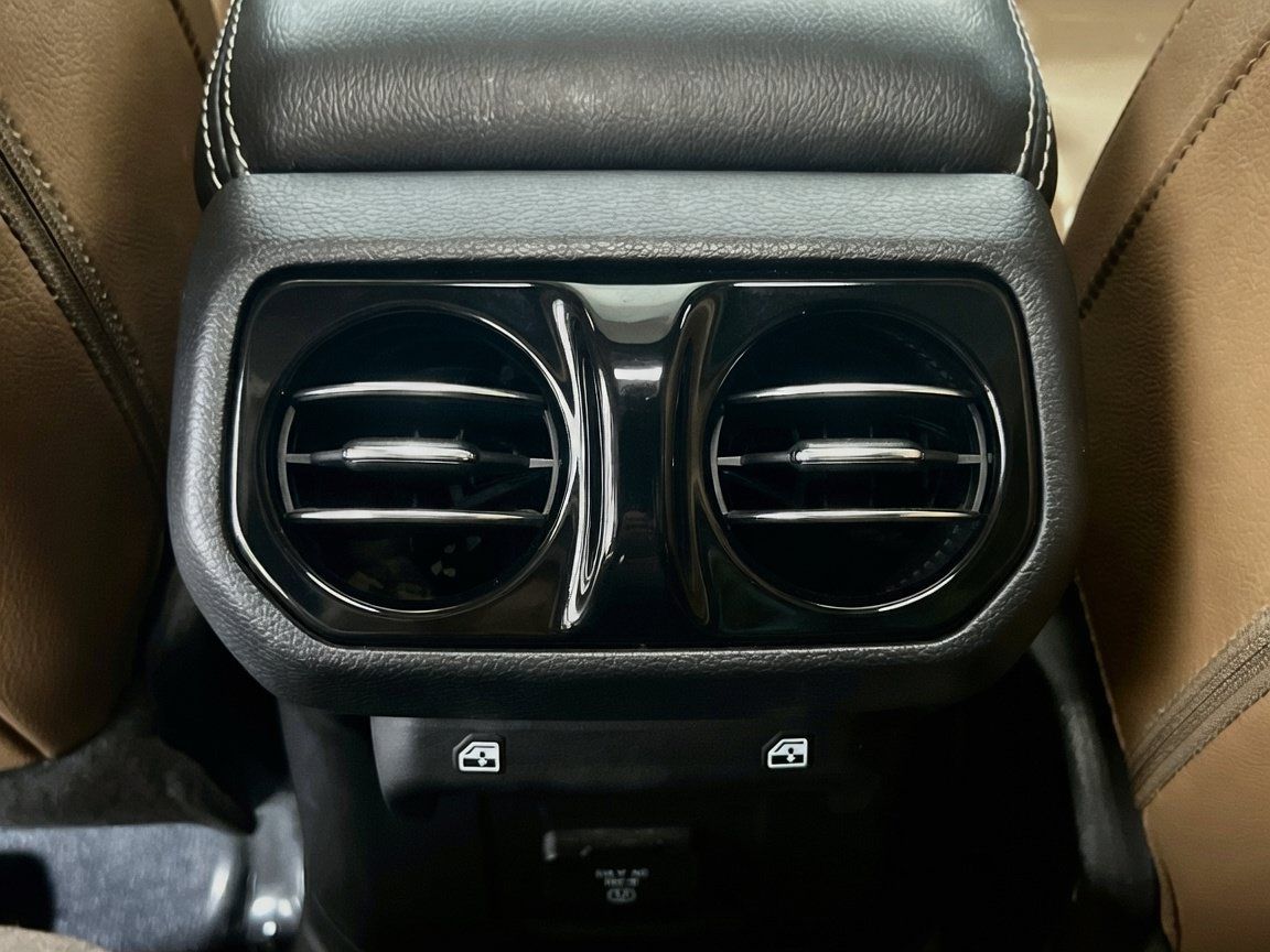 Used 2021 Jeep Wrangler Unlimited Sahara w/ Cold Weather Group AWD/4WD image 18