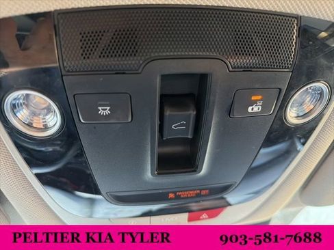 Certified 2022 Kia Sorento SX image 24