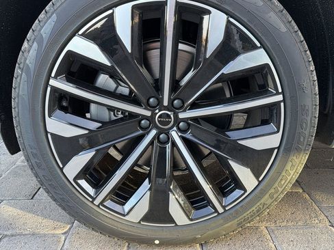 New 2026 Volvo XC90 B6 Ultra w/ Protection Package image 10