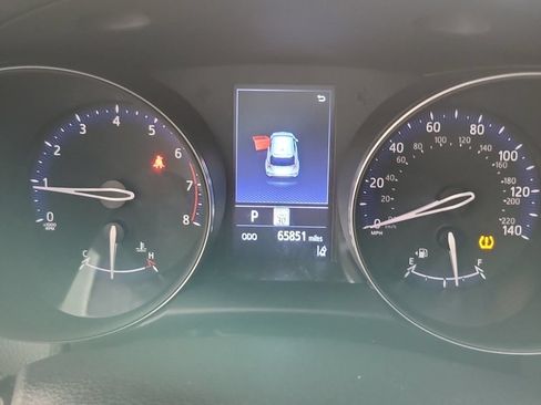 Used 2021 Toyota C-HR LE FWD image 2