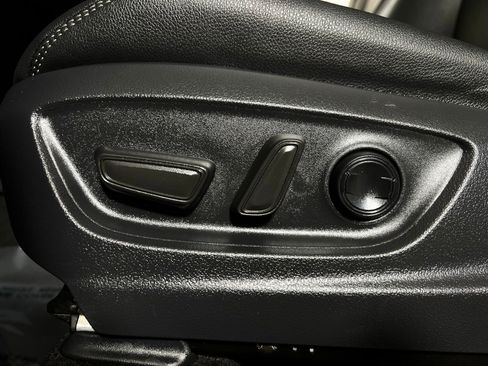 Certified 2025 Toyota Corolla Cross XLE image 14