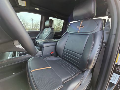 Used 2024 Ford F250 Platinum image 11