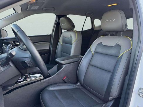 Used 2024 Chevrolet Trax ACTIV w/ Driver Confidence Package image 19