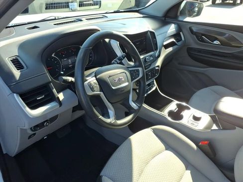 Used 2023 GMC Terrain SLE w/ Driver Convenience Package image 16