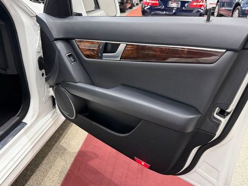 Used 2014 Mercedes-Benz C 300 4MATIC Sedan image 34