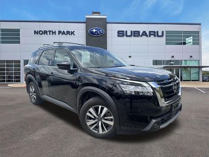 Used 2024 Nissan Pathfinder SL w/ Cargo Package