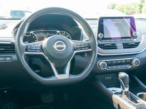 Used 2023 Nissan Altima 2.5 SR AWD/4WD image 13