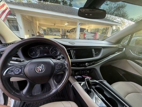 Used 2020 Buick Enclave Premium w/ Sun and Sites Package image 8