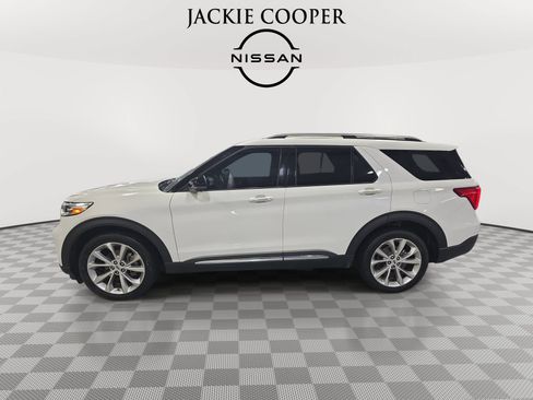 Used 2023 Ford Explorer Platinum w/ Technology Package AWD/4WD image 8