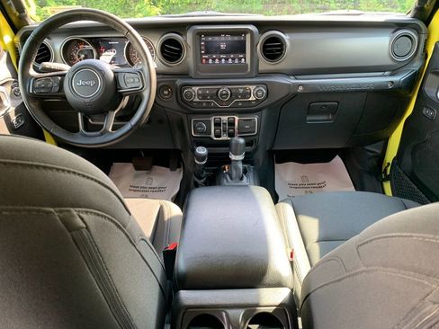 Used 2022 Jeep Wrangler Unlimited Sport AWD/4WD image 16