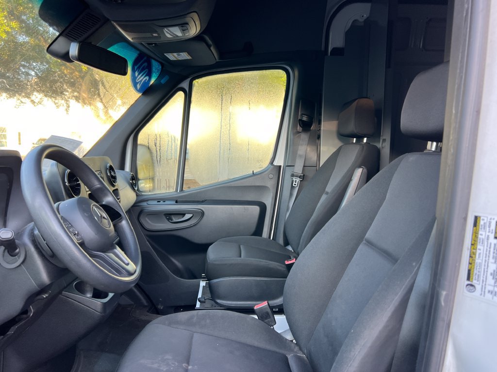 Used 2021 Mercedes-Benz Sprinter 2500 image 10