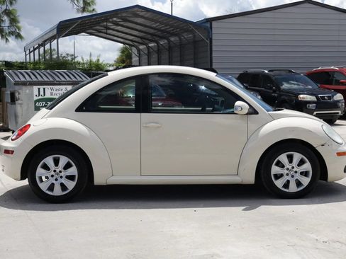 Used 2008 Volkswagen Beetle S FWD image 8