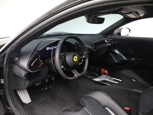 Certified 2025 Ferrari 12Cilindri image 13