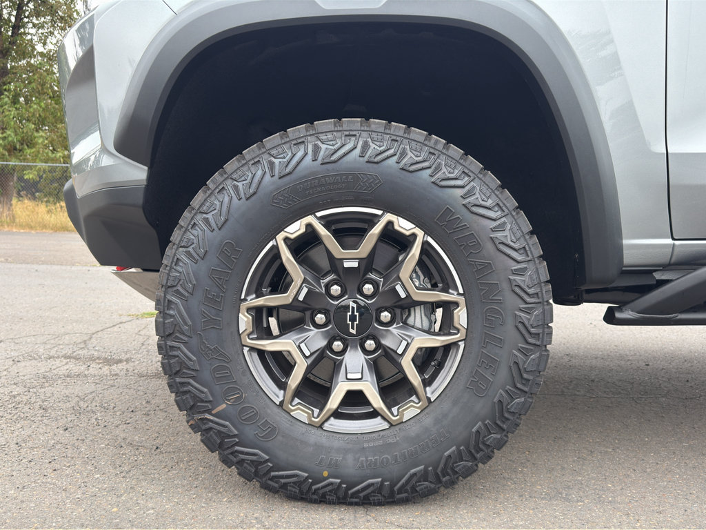 New 2026 Chevrolet Colorado ZR2 w/ Technology Package AWD/4WD image 11