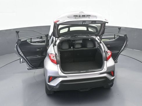 Used 2019 Toyota C-HR LE FWD image 60