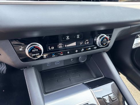 New 2025 Mitsubishi Outlander SEL FWD image 24