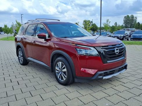 Used 2023 Nissan Pathfinder SL AWD/4WD image 22