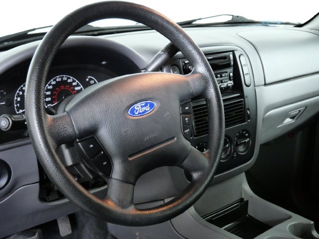 Used 2002 Ford Explorer XLT AWD/4WD image 17