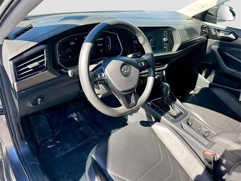 Used 2021 Volkswagen Jetta SEL Premium image 9