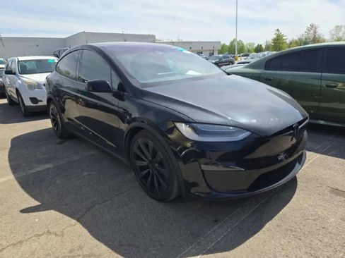 Used 2022 Tesla Model X Plaid image 6