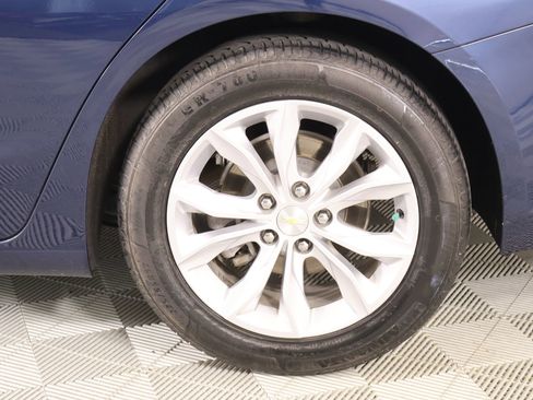 Used 2021 Chevrolet Malibu LT FWD image 19