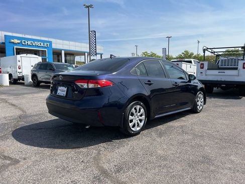 Used 2025 Toyota Corolla LE FWD image 3