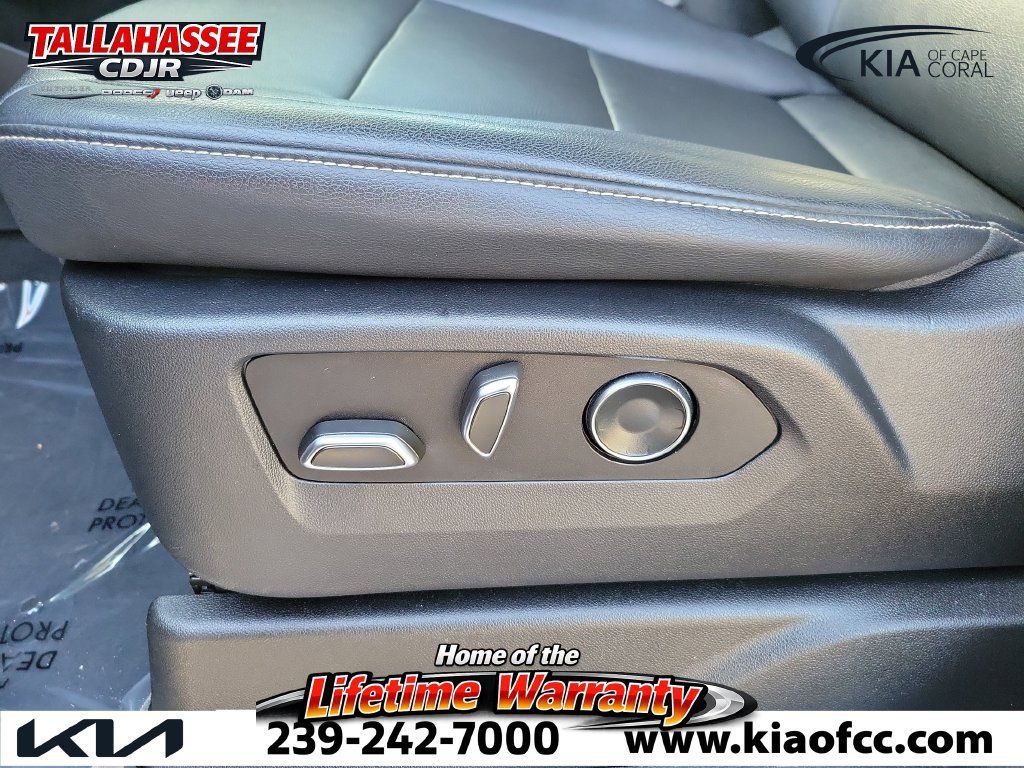Used 2021 Cadillac Escalade Luxury RWD image 28