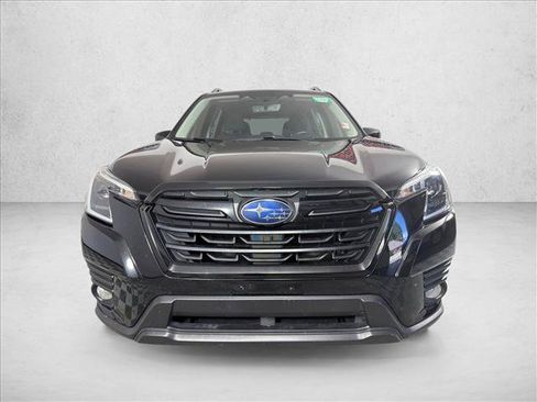 Used 2023 Subaru Forester Premium AWD/4WD image 9