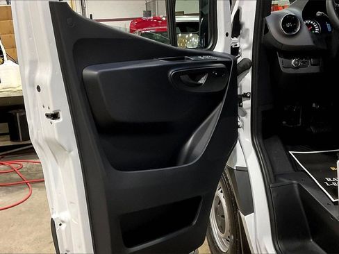 Used 2025 Mercedes-Benz Sprinter 2500 image 11