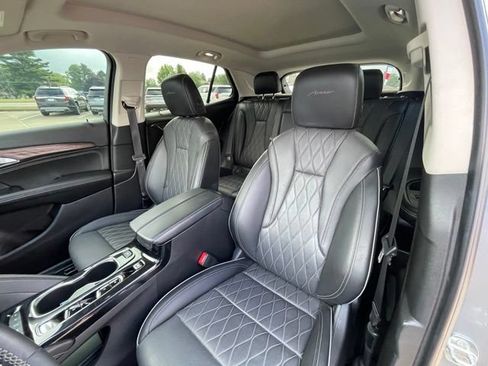 Certified 2023 Buick Envision Avenir AWD/4WD image 18