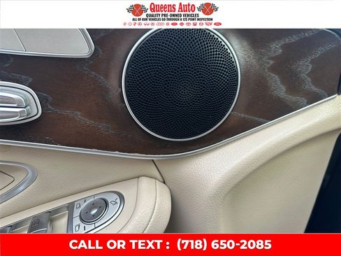 Used 2019 Mercedes-Benz GLC 300 4MATIC w/ Premium Package image 43