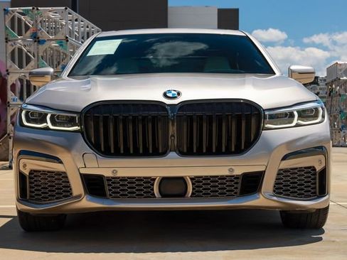 Used 2022 BMW 740i w/ Luxury Rear Seating Package RWD image 20