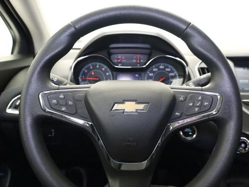 Used 2018 Chevrolet Cruze LT w/ Convenience Package FWD image 13