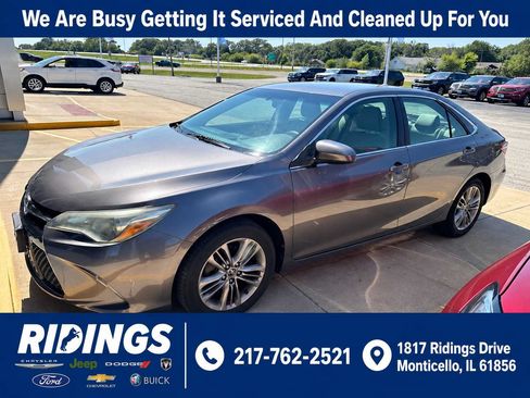 Used 2015 Toyota Camry SE FWD image 1