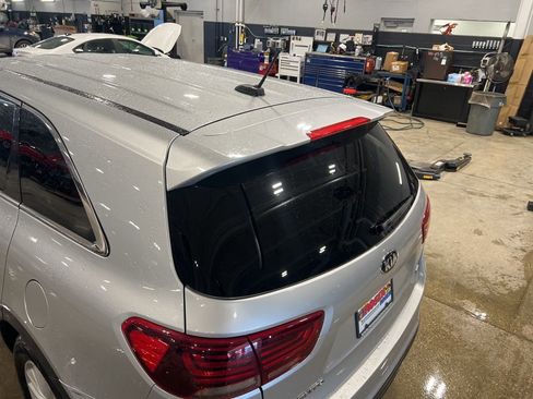 Used 2019 Kia Sorento L image 30