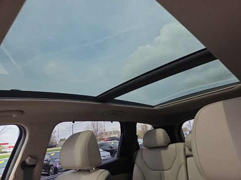 Used 2023 Hyundai Santa Fe SEL w/ Premium Package image 19