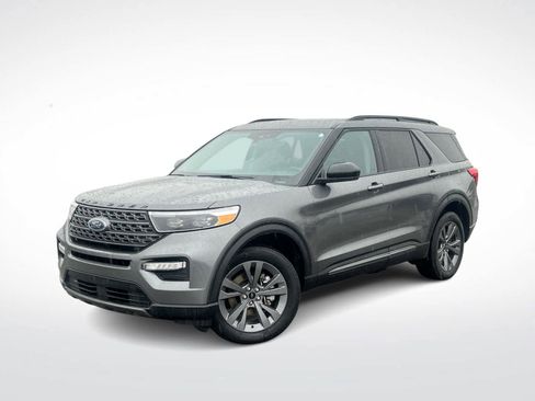 Used 2023 Ford Explorer XLT w/ Equipment Group 202A image 1
