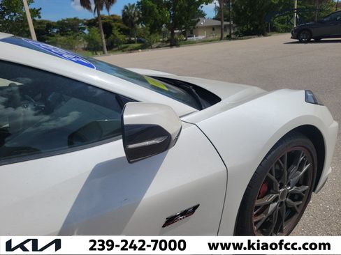 Used 2023 Chevrolet Corvette Stingray Premium Conv w/ Z51 Performance Package RWD image 9