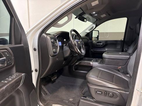 Used 2021 Chevrolet Silverado 3500 LTZ w/ LTZ Texas Edition image 11