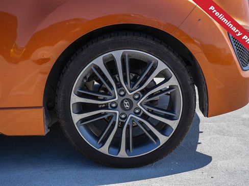 Used 2016 Hyundai Veloster Turbo w/ Option Group 04 FWD image 11