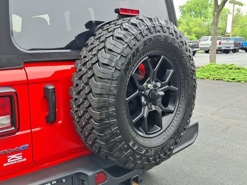 Used 2024 Jeep Wrangler Unlimited AWD/4WD image 27
