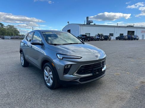 Certified 2024 Buick Encore GX Preferred image 9