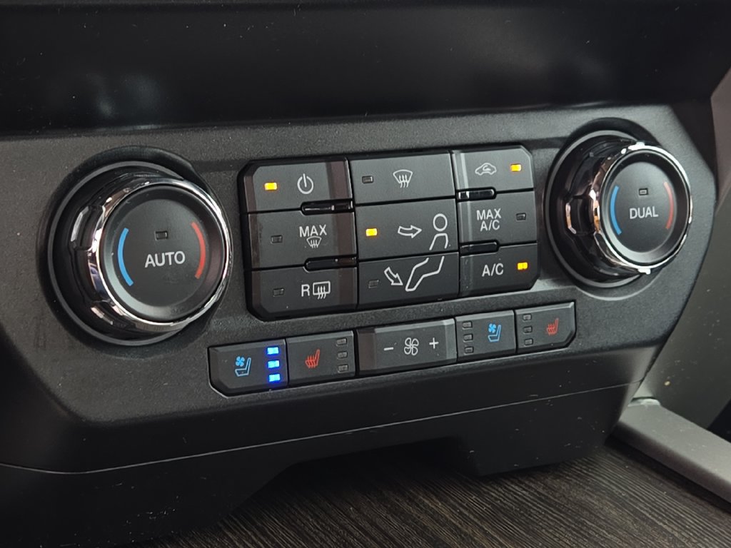 Used 2020 Ford F350 Lariat w/ Chrome Package AWD/4WD image 15