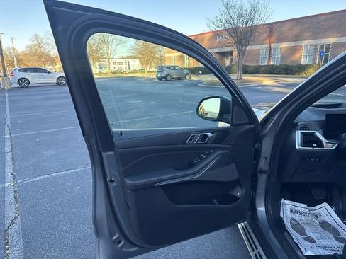 Used 2025 BMW X5 xDrive50e image 24